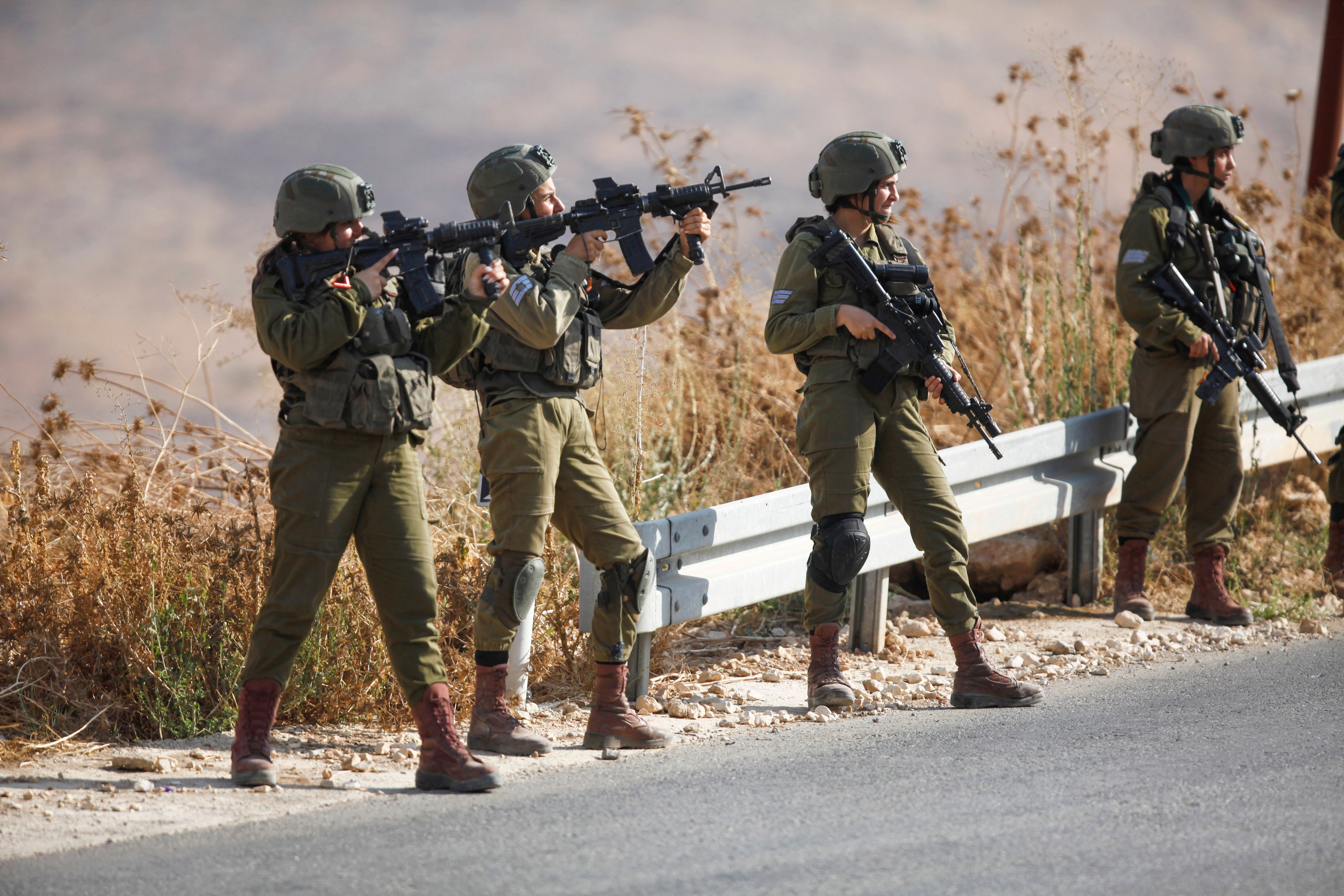 مسؤول عسكري إسرائيلي لـ"إيران إنترناشيونال": مستعدون لرد قاس على "حزب الله" حال مهاجمتنا