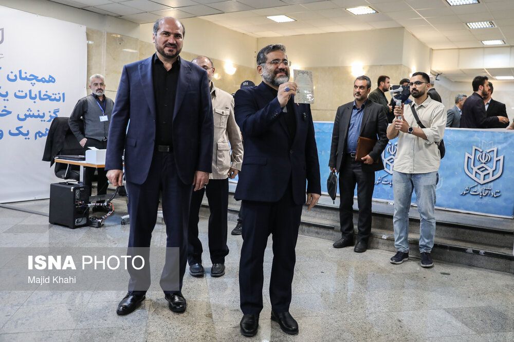 Which Presidential Candidate Has the Backing of Raisi’s Cabinet?