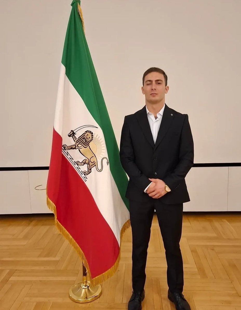 علی زارعی، آسیب‌دیده چشمی و زندانی سیاسی محکوم به اعدام، به سلول انفرادی منتقل شد