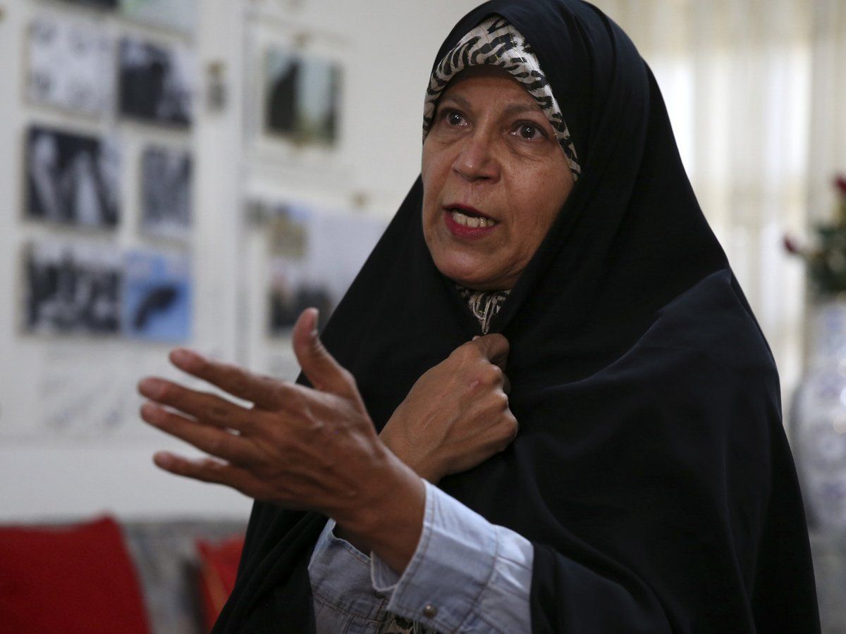 فائزة هاشمي للإصلاحيين: لا تشاركوا في انتخابات صورية.. ولا تقعوا في فخ "حماية النظام"