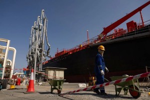 امید به ازسرگیری مذاکرات صلح برای پایان جنگ ایران قیمت جهانی نفت را کاهش داد
