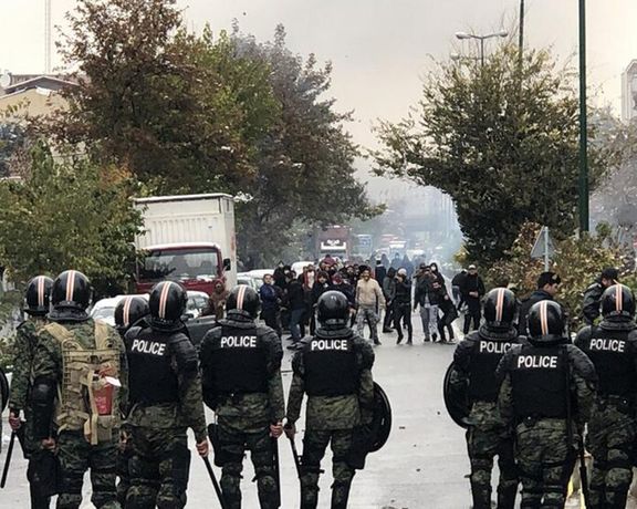 تواصل تهديد الموقعين على بيان "ضع سلاحك".. ووزير المخابرات الإيراني يصفهم بمثيري الفتن