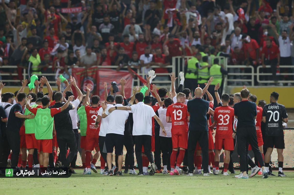 یک بازی محرومیت برای هواداران مرد تراکتور به دلیل توهین به هواداران زن استقلال