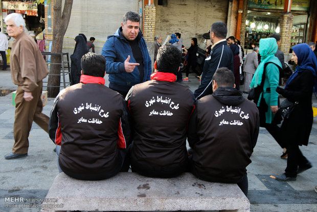 عضو شورای شهر تهران: گرفتن رشوه از دست‌فروشان واقعیتی تلخ اما غیرقابل پیگیری است