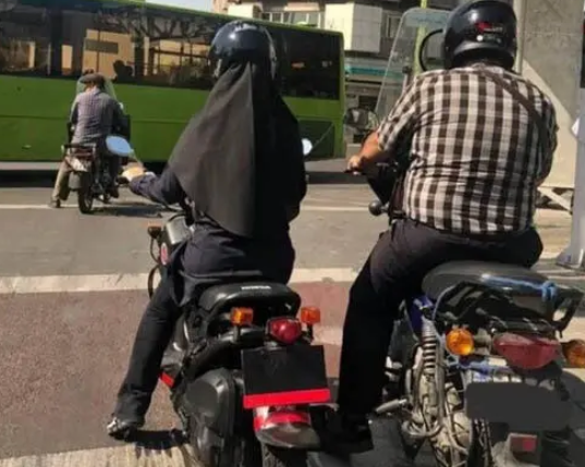 رییس پلیس راهور: طبق قانون نیروی انتظامی باید فقط به مردان گواهینامه موتورسیکلت بدهد