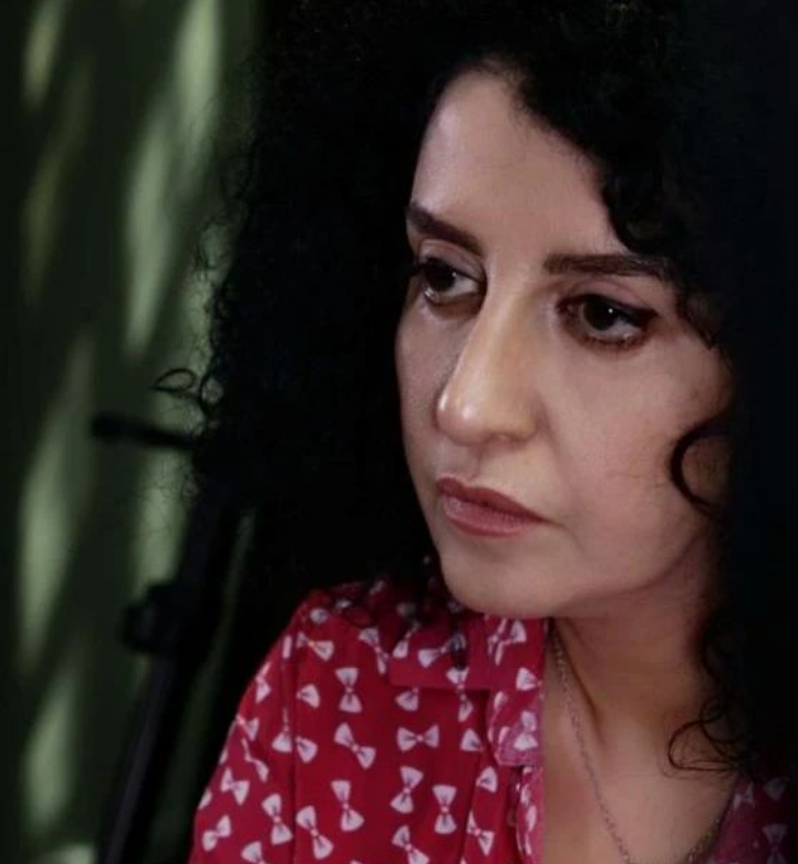 القضاء الإيراني يصدر حكما جديدا بالسجن 15 شهرا وجمع القمامة ضد الحقوقية نرجس محمدي