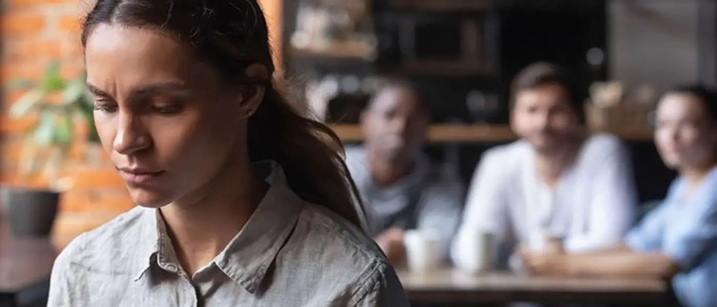  برون‌گراهای تنها، گوشه‌نشینان شاد؛ چرا تنهایی با احساس تنهایی کردن یکی نیست