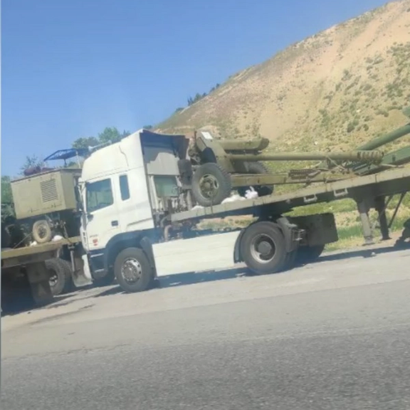 ههنگاو از ارسال تجهیزات جنگی و نیروهای حکومتی به کردستان و اختلال در اینترنت آنجا خبر داد