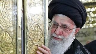 هل يضطر خامنئي إلى "استسلام واعٍ" لترامب بعد "مرونة بطولية" في عهد أوباما؟