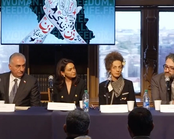 شخصيات بارزة معارضة للنظام تعلن عن صياغة ميثاق للتضامن وحرية إيران