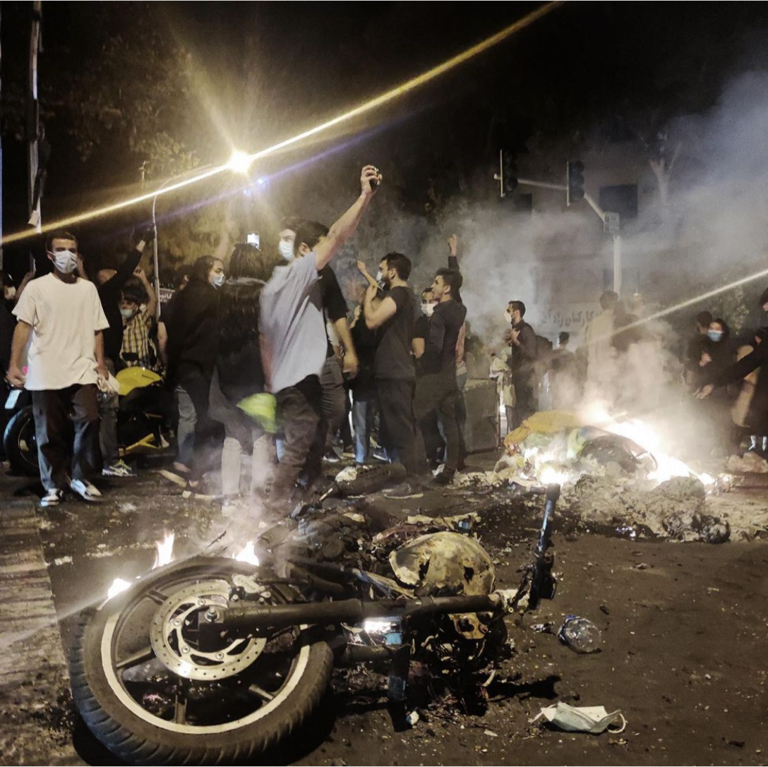 قراصنة يدعمون احتجاجات الشعب الإيراني يواصلون مهاجمة مواقع نظام طهران