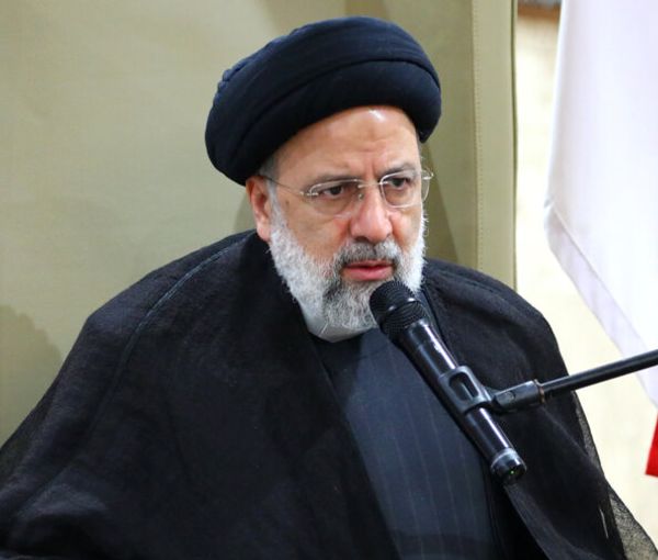 رغم سوء أوضاع المستشفيات الإيرانية.. رئيسي يعد بتجهيز 12 مستشفى في إندونيسيا 