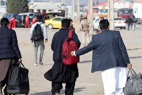 صحيفة المرشد تقرّ بفشل سياسات الطرد الجماعي للأفغان من إيران في خفض أسعار الخبز