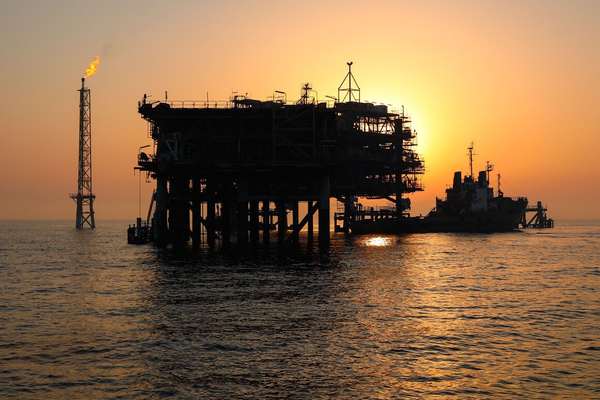 Iran’s oil exports near zero as Persian Gulf flows recover