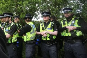 بریتانیا هشت نفر شامل هفت ایرانی را به ظن «جرایم تروریستی» بازداشت کرد