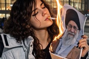 شاهزاده رضا پهلوی: آنچه در ایران جریان دارد یک انقلاب تمامعیار است، نه اعتراض