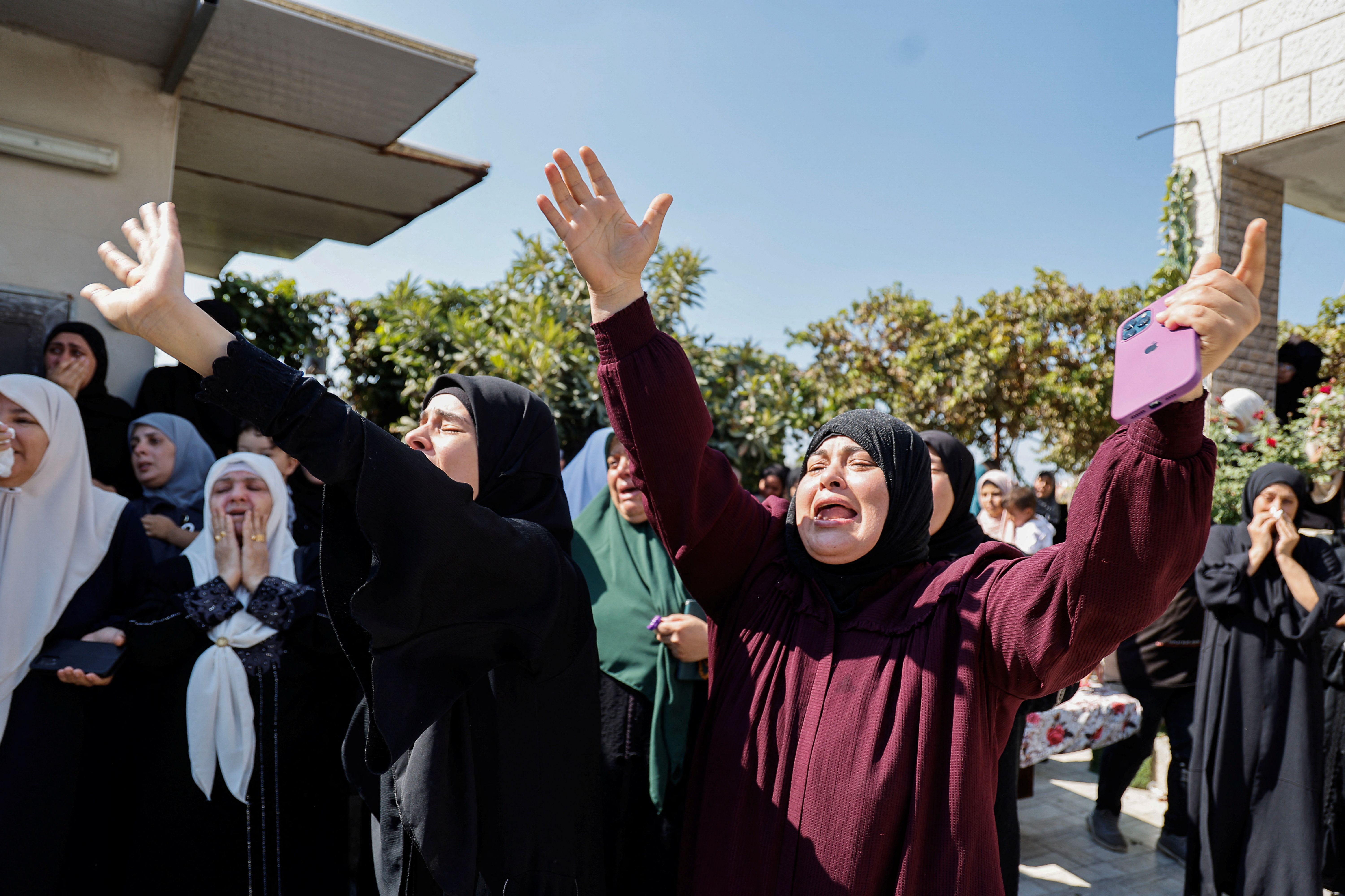مراسم تشییع جسد فلسطینیان کشته‌شده در حمله اسرائیل به طولکرم، ۱۳ مهر