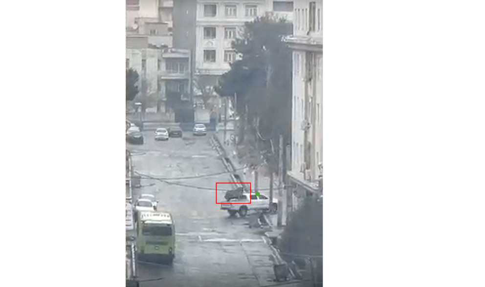 در شهریار در غرب تهران، ویدیویی که ۲۲ اسفند برای ایران‌اینترنشنال ارسال شد نشان می‌دهد یک وانت تویوتا به دبیرستان الزهرا وارد می‌شود که به نظر می‌رسد یک تیربار زیر برزنت آن پنهان شده است