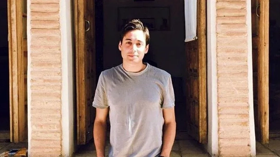 مرگ اعتراضی کیانوش سنجری، روزنامهنگار، پس از اعتراض به ادامه حبس ۴ زندانی سیاسی