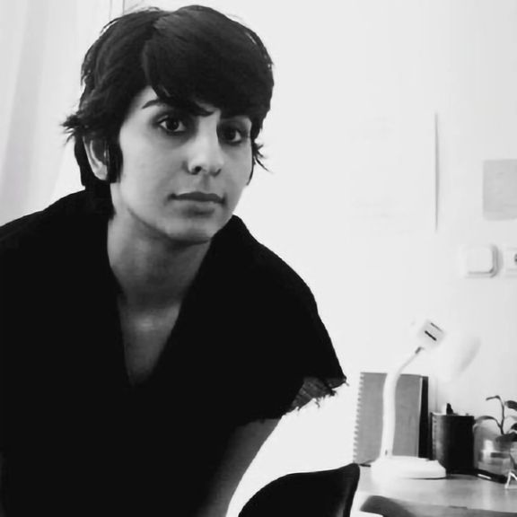 جمعی از کاربران به ادامه بازداشت و بیخبری از سپیده رشنو،معترض به حجاب اجباری،اعتراض کردند