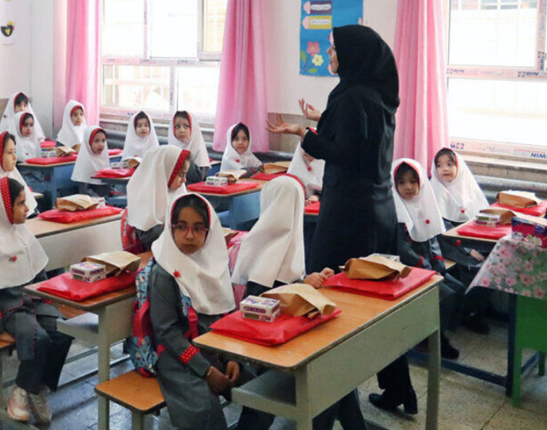 سخنگوی سازمان معلمان: حجاب و مسائل عقیدتی در گزینش، مهم‌تر از سلامت روان معلم است