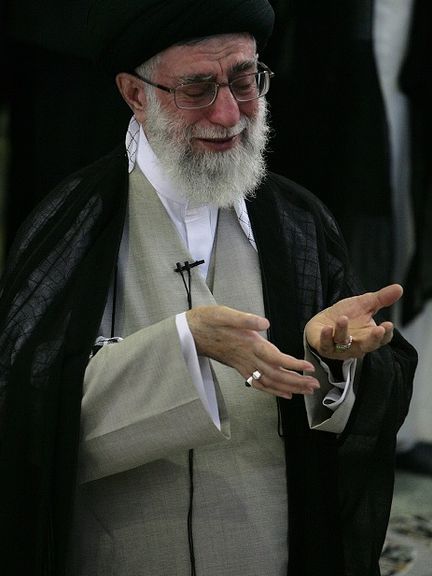 خامنهای از مردم خواست برای پیروزی «جبهه مقاومت» دعا کنند