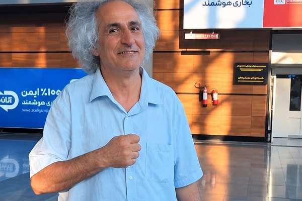 محسن نامجو در مراجعه است