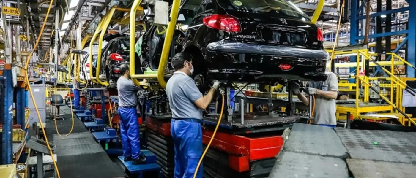 صناعة السيارات في إيران تعاني خسائر يومية قدرها 3.7 مليون دولار نتيجة الفساد وسوء الإدارة 