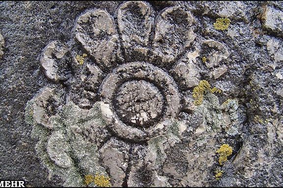 گلسنگها روی نقوش تخت جمشید