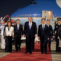 Tehran and Beijing close ranks as Trump heads to China