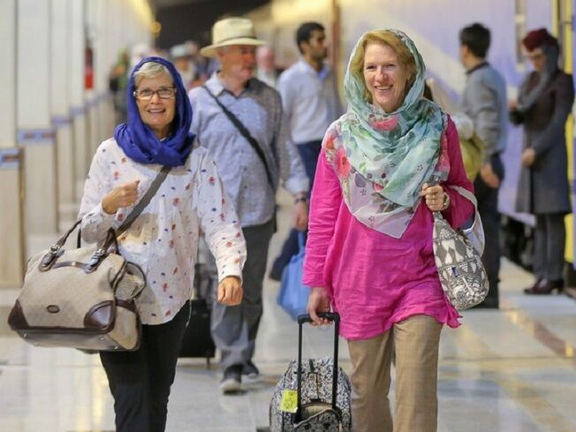 الخارجية الأميركية توقف الخدمات القنصلية في إيران وتشدّد تحذيرات السفر