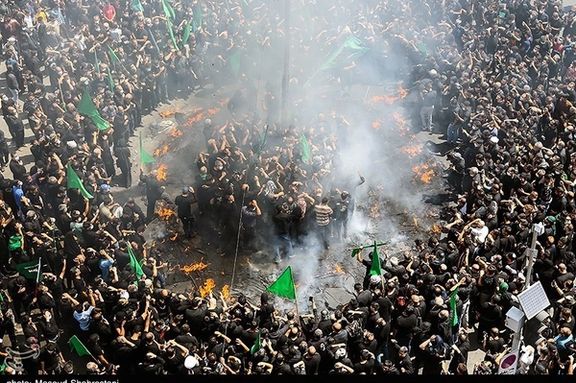 عزاداری بدون فاصله صدها نفری در تهران در اوج مرگومیرهای کرونا