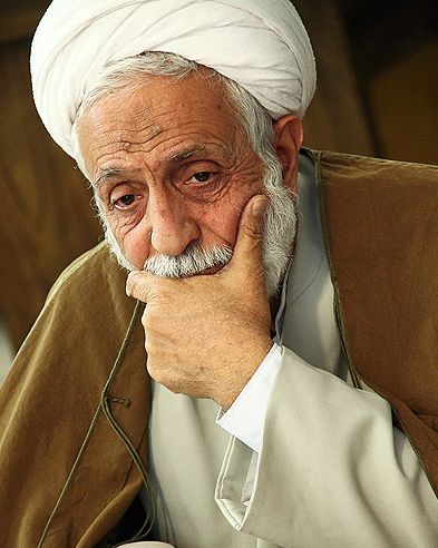 نماینده اصفهان: مسئولان ضعفها را به یکدیگر بگویند نه اینکه در تریبونها فریاد بزنند