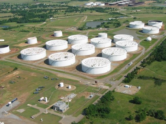 آمریکا برای کاهش قیمت سوخت، ۱۸ میلیون بشکه نفت خام از ذخایر استراتژیک خود میفروشد