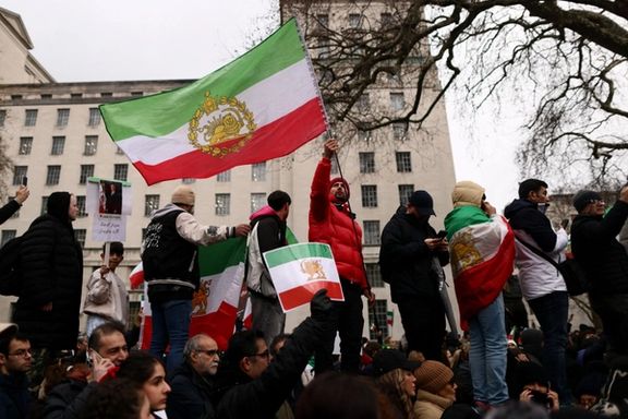 حکومت ایران در تلاش است تا به کمک کشورهای دیگر از حمله نظامی آمریکا جلوگیری کند
