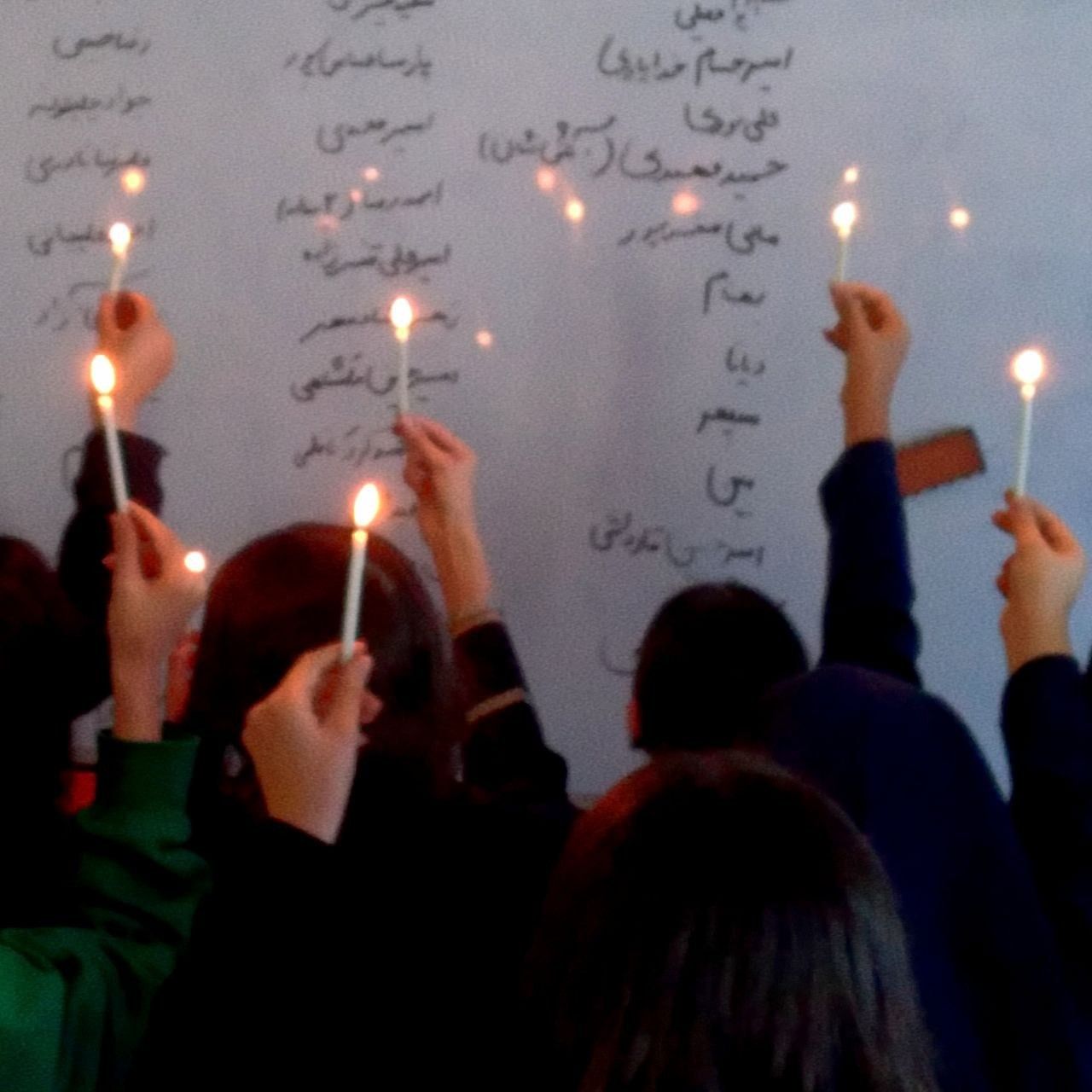 دانش‌آموزان در همراهی با چهلم جاویدنامان انقلاب ملی، مراسم یادبود برگزار کردند