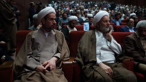 "جبهة الصمود" الإيرانية تخطط للاستحواذ على البرلمان.. وتؤكد الطاعة المطلقة للمرشد