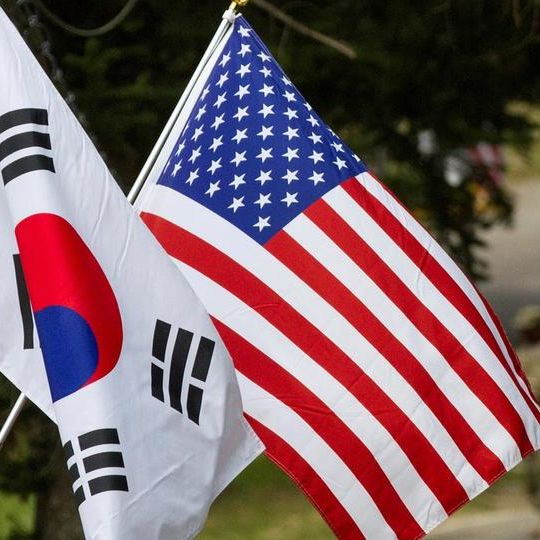 روایت متضاد تهران و واشینگتن از نحوه هزینهکرد منابع؛ سرنوشت دلارهای آزاد شده چه میشود؟