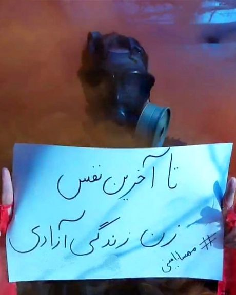 بازگشت معترضان به خیابانها برای اعلام مخالفت با حکومت؛ تکرار عناصر خیزش در چهارشنبهسوری