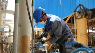 Oil Minister Says $160 Billion Needed To Keep Iran Energy Self-Sufficient