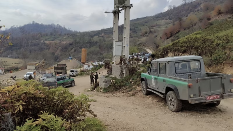ماموران امنیتی با یورش به روستای احمدآباد، ده‌ها هکتار زمین بهائیان را مصادره کردند