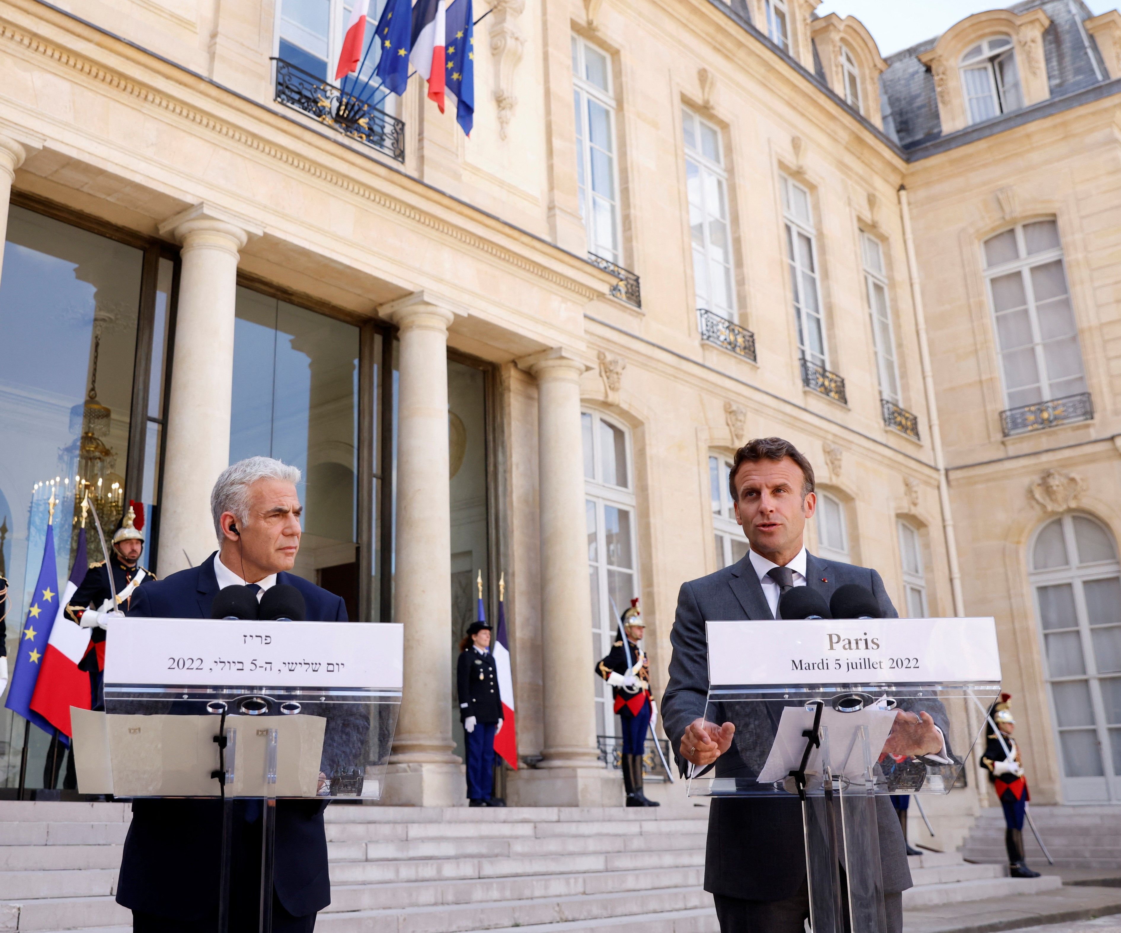 الرئيس الفرنسي بعد استقباله رئيس وزراء إسرائيل: سنعمل على إعادة النظام الإيراني "إلى رشده"