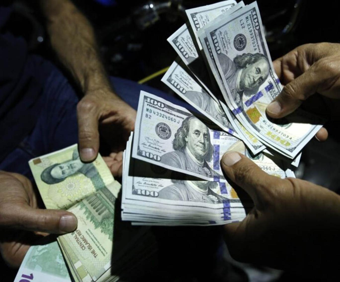 بعد تفعيل آلية الزناد.. الدولار يواصل صعوده القياسي ويصل إلى 116 ألفاً و400 تومان