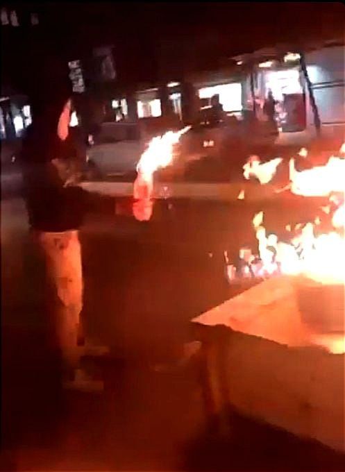 فراخوان سه شب آتش؛ معترضان با شعار «مرگ بر دیکتاتور» به استقبال چهارشنبه‌سوری رفتند