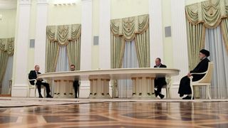 Iranians Renew Rumpus Over Raisi Kremlin Reception