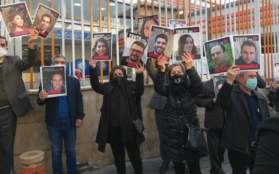 ضرب و شتم خانوادههای جانباختگان هواپیمای اوکراینی در تجمع اعتراض به حمله روسیه