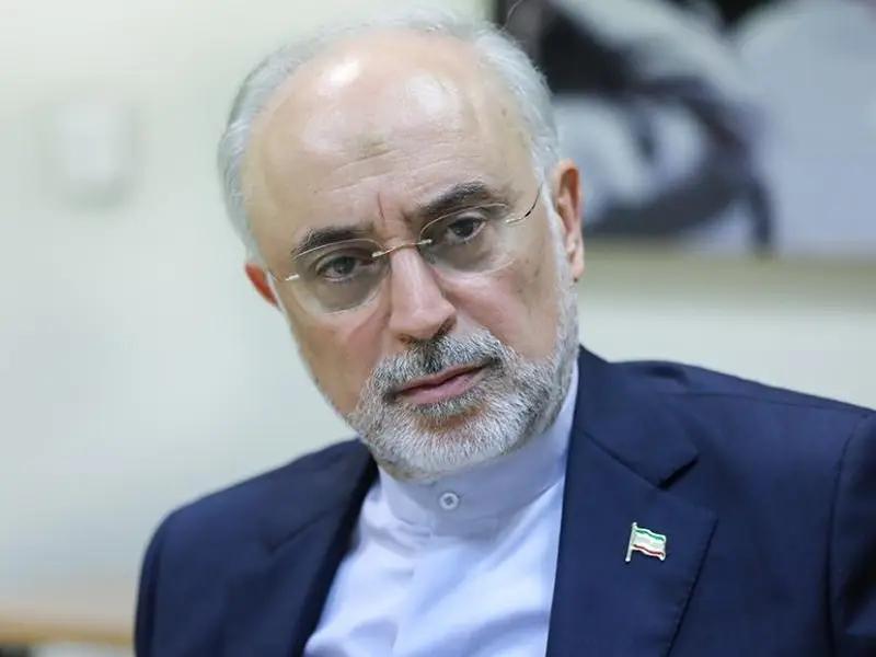 رئيس منظمة الطاقة الذرية الإيرانية السابق يلوح بإمكانية حصول طهران على قنبلة ذرية