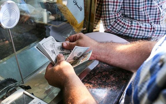 دلار آمریکا به ۱۲۶ هزار تومان رسید؛ سکه از ۱۳۲ میلیون فراتر رفت