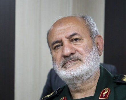 رییس سازمان اطلاعات سپاه: آمریکاییها مشکلات داخلی مزمن خود را حل کنند