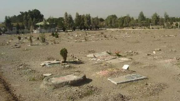 Rights Group Urges UN To Stop Iran From Concealing Graves Of 1988 Victims